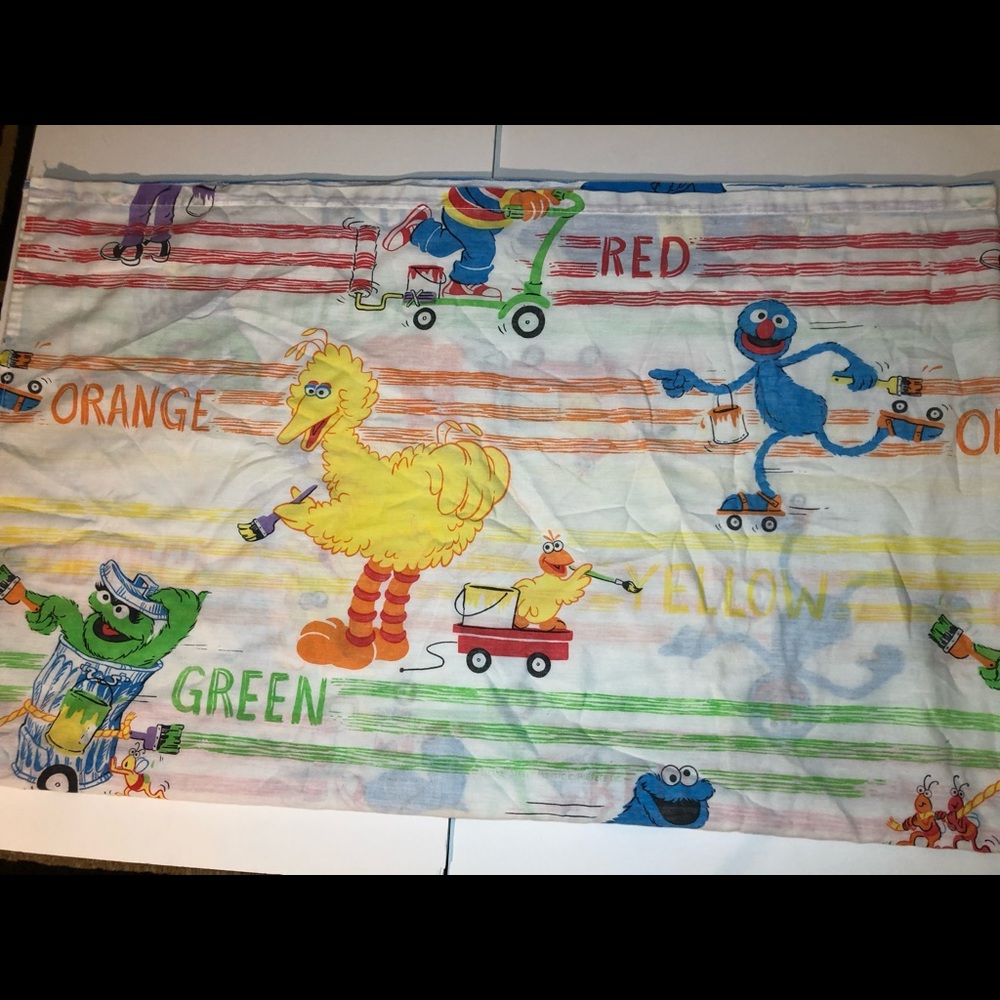 Vintage Sesame Street Muppets Learning Colors Twin Flat Bedsheet & 2 Pillow Case